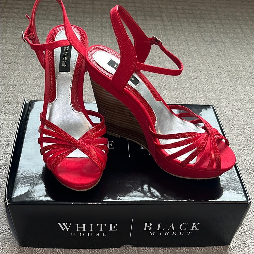White House Black Market “Jalissa” Strappy Wedge Sandal Shoes Flame Red Size 8M